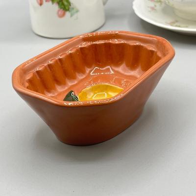 LOT 13: American Pottery Ceramics Collection - Stangl and More