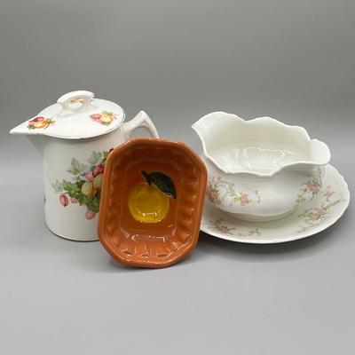 LOT 13: American Pottery Ceramics Collection - Stangl and More