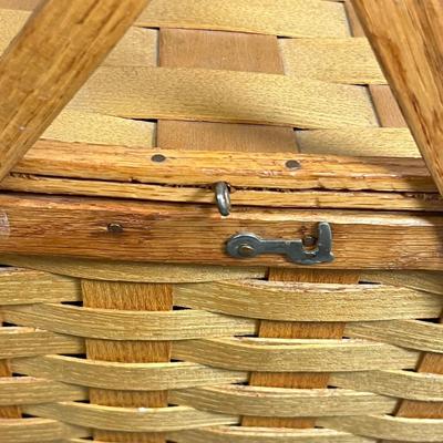 LOT 20: Picnic Basket and Vintage Stag Horn Cutlery Carving Set