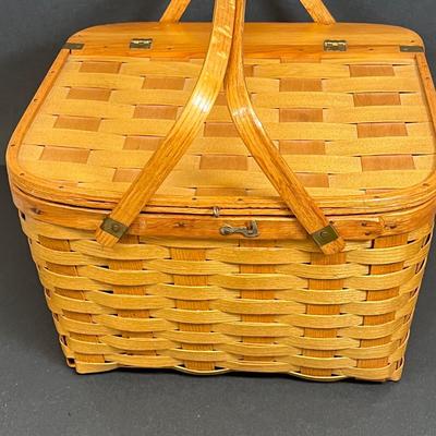 LOT 20: Picnic Basket and Vintage Stag Horn Cutlery Carving Set