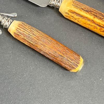 LOT 20: Picnic Basket and Vintage Stag Horn Cutlery Carving Set