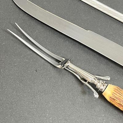 LOT 20: Picnic Basket and Vintage Stag Horn Cutlery Carving Set