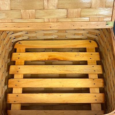 LOT 20: Picnic Basket and Vintage Stag Horn Cutlery Carving Set