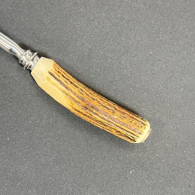 LOT 20: Picnic Basket and Vintage Stag Horn Cutlery Carving Set