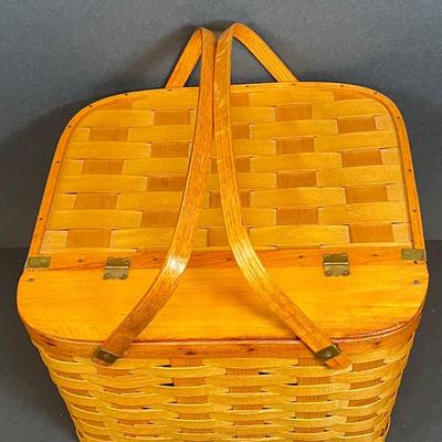 LOT 20: Picnic Basket and Vintage Stag Horn Cutlery Carving Set