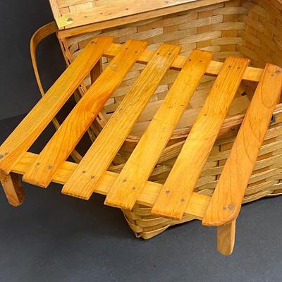 LOT 20: Picnic Basket and Vintage Stag Horn Cutlery Carving Set