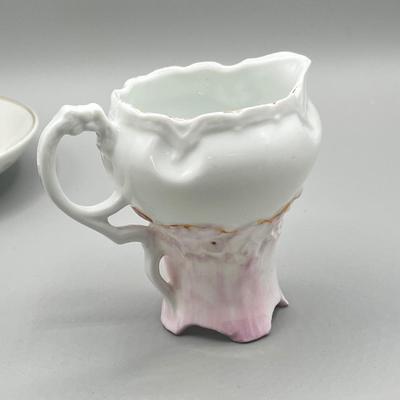 LOT 24: Trinket Dishes and Antique / Vintage Ceramic Souvenirs