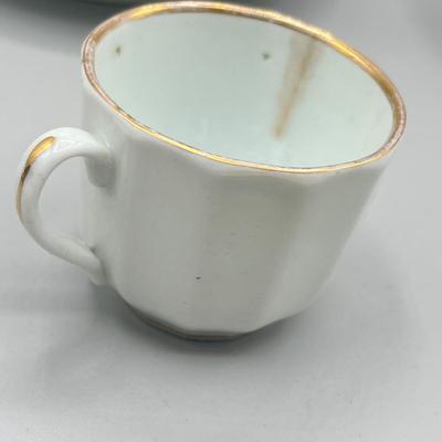 LOT 24: Trinket Dishes and Antique / Vintage Ceramic Souvenirs