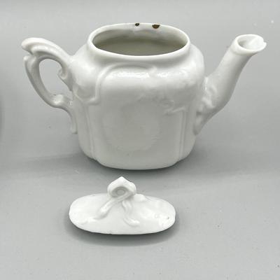 LOT 24: Trinket Dishes and Antique / Vintage Ceramic Souvenirs