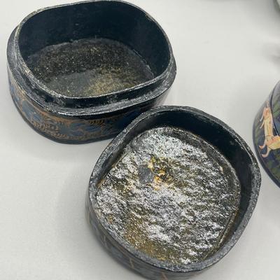 LOT 24: Trinket Dishes and Antique / Vintage Ceramic Souvenirs