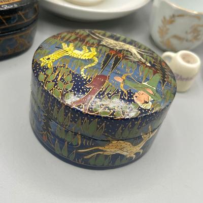 LOT 24: Trinket Dishes and Antique / Vintage Ceramic Souvenirs