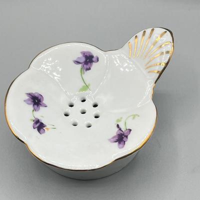 LOT 27: Japanese Ceramic Collection - Teapot, Teabag Strainer and More