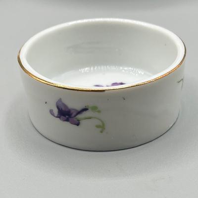 LOT 27: Japanese Ceramic Collection - Teapot, Teabag Strainer and More