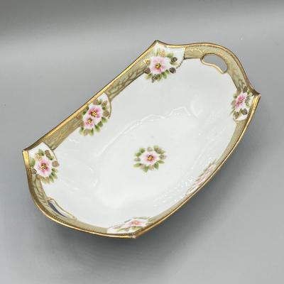 LOT 27: Japanese Ceramic Collection - Teapot, Teabag Strainer and More