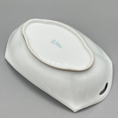 LOT 27: Japanese Ceramic Collection - Teapot, Teabag Strainer and More