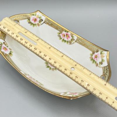 LOT 27: Japanese Ceramic Collection - Teapot, Teabag Strainer and More