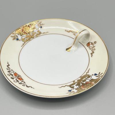 LOT 27: Japanese Ceramic Collection - Teapot, Teabag Strainer and More