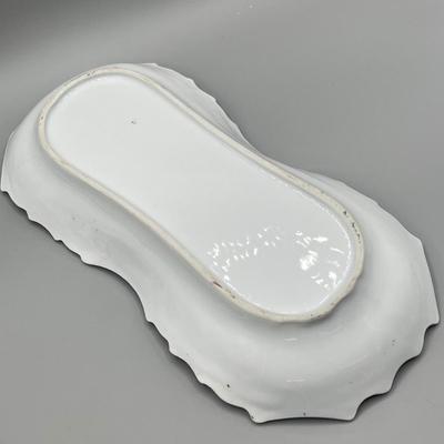 LOT 28: Mixed Ceramics Pieces