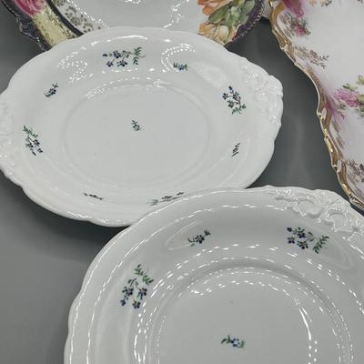 LOT 28: Mixed Ceramics Pieces