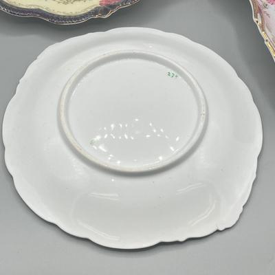 LOT 28: Mixed Ceramics Pieces