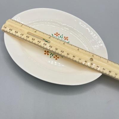 LOT 28: Mixed Ceramics Pieces