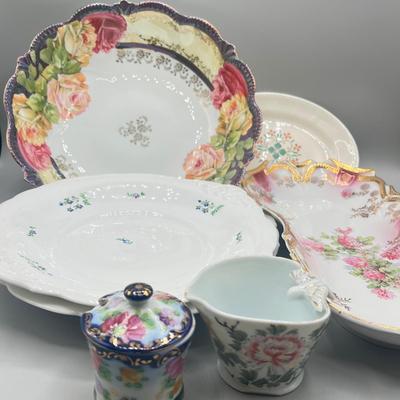 LOT 28: Mixed Ceramics Pieces