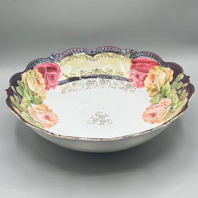 LOT 28: Mixed Ceramics Pieces