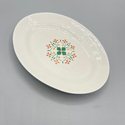 LOT 28: Mixed Ceramics Pieces