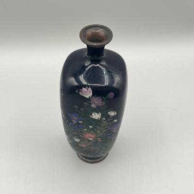 LOT 31: Antique Japanese Meiji Cloisonne Vase
