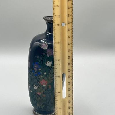 LOT 31: Antique Japanese Meiji Cloisonne Vase