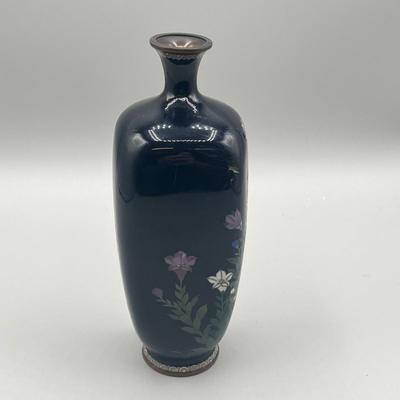 LOT 31: Antique Japanese Meiji Cloisonne Vase