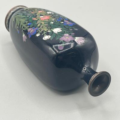 LOT 31: Antique Japanese Meiji Cloisonne Vase