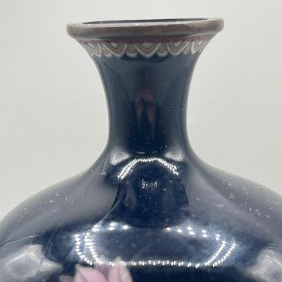 LOT 31: Antique Japanese Meiji Cloisonne Vase