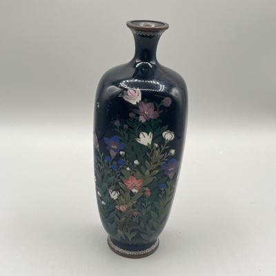 LOT 31: Antique Japanese Meiji Cloisonne Vase