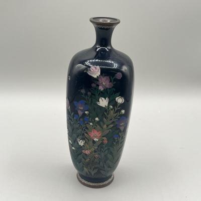 LOT 31: Antique Japanese Meiji Cloisonne Vase