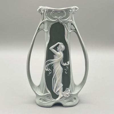 LOT 32: Antique Schafer & Vater Jasperware Vase