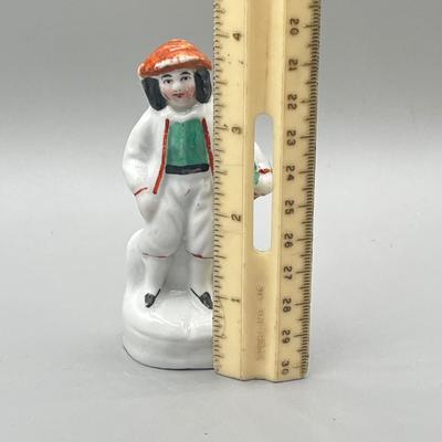 LOT 33: Collection of Vintage / Antique Figurines