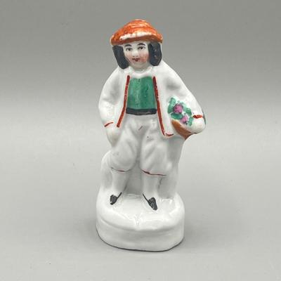 LOT 33: Collection of Vintage / Antique Figurines