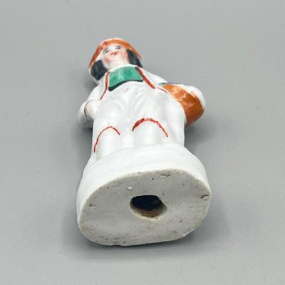 LOT 33: Collection of Vintage / Antique Figurines