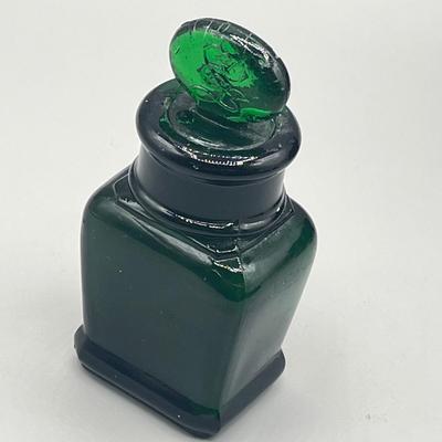 LOT 34: Vintage / Antique Glass Pieces