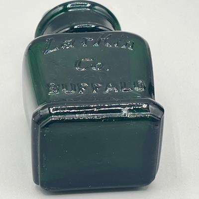 LOT 34: Vintage / Antique Glass Pieces