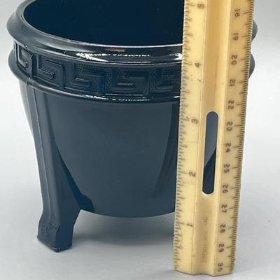 LOT 34: Vintage / Antique Glass Pieces