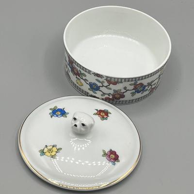 LOT 37: Ceramics / Porcelain Collection - Limoges and More
