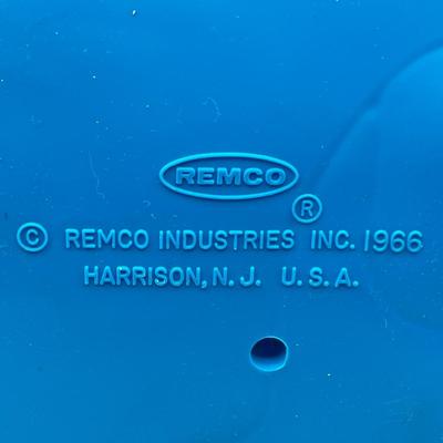 LOT 39: Remco 1966 Vintage TV Jones Poodle Dog Toy w/ Original TV Case and Accessories