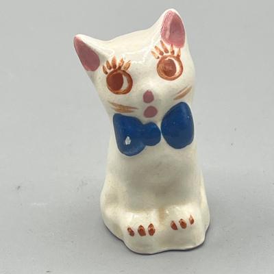 LOT 40: Vintage Cat Figurines - Salt and Pepper Shakers and More