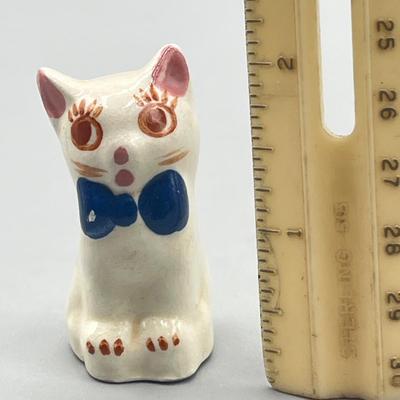 LOT 40: Vintage Cat Figurines - Salt and Pepper Shakers and More