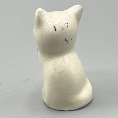 LOT 40: Vintage Cat Figurines - Salt and Pepper Shakers and More