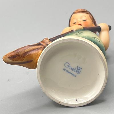 LOT 41: Collection of Vintage Goebel Hummel Figurines