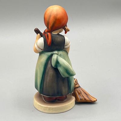 LOT 41: Collection of Vintage Goebel Hummel Figurines