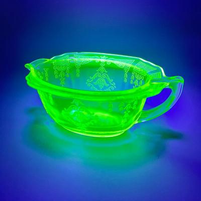 LOT 45: Uranium Glass Vintage Glassware